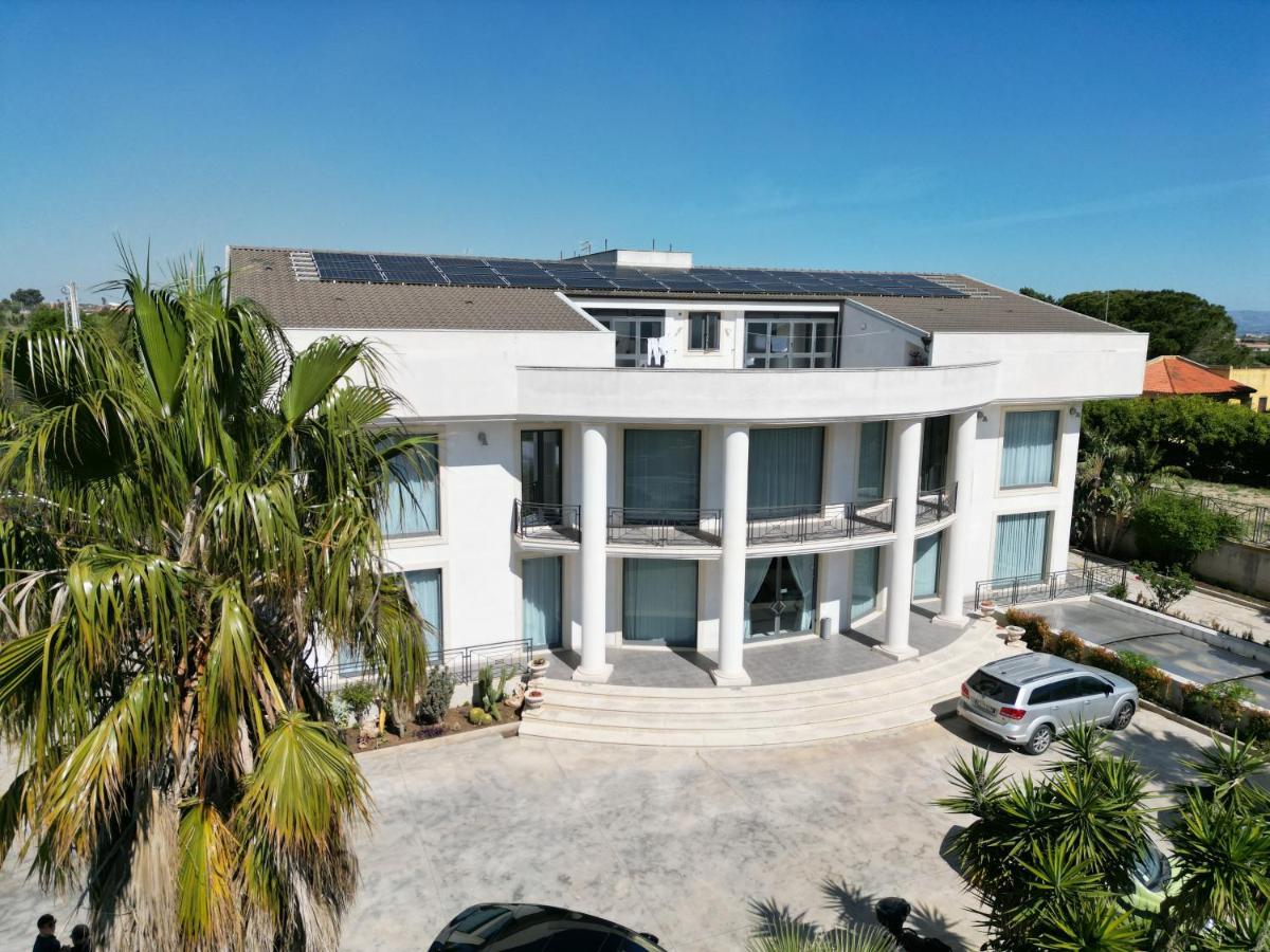 Villa Floyd Charming Rooms B&B Pachino Esterno foto