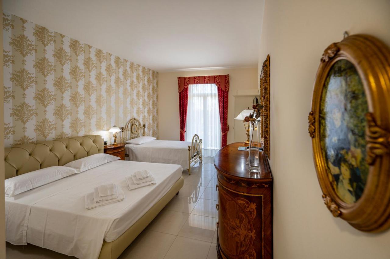 Villa Floyd Charming Rooms B&B Pachino Esterno foto