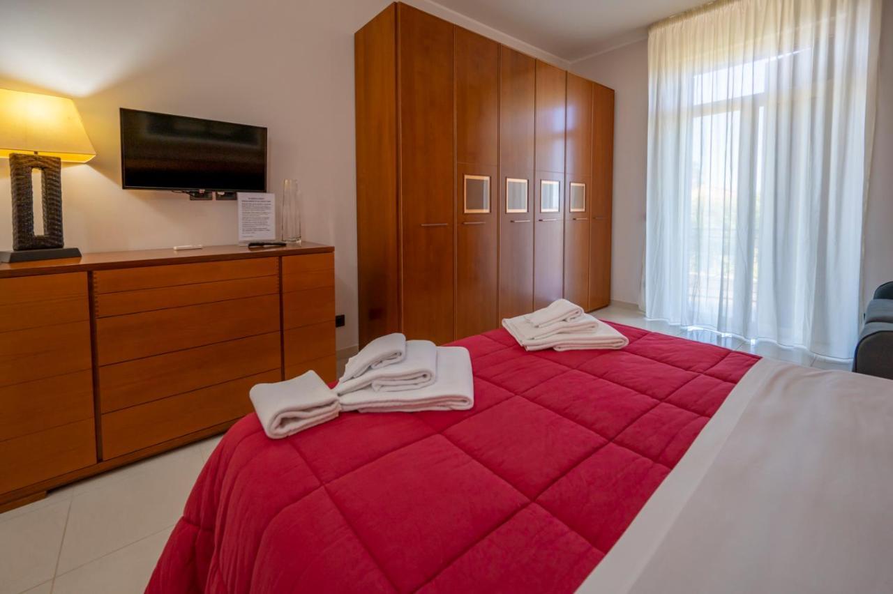 Villa Floyd Charming Rooms B&B Pachino Esterno foto