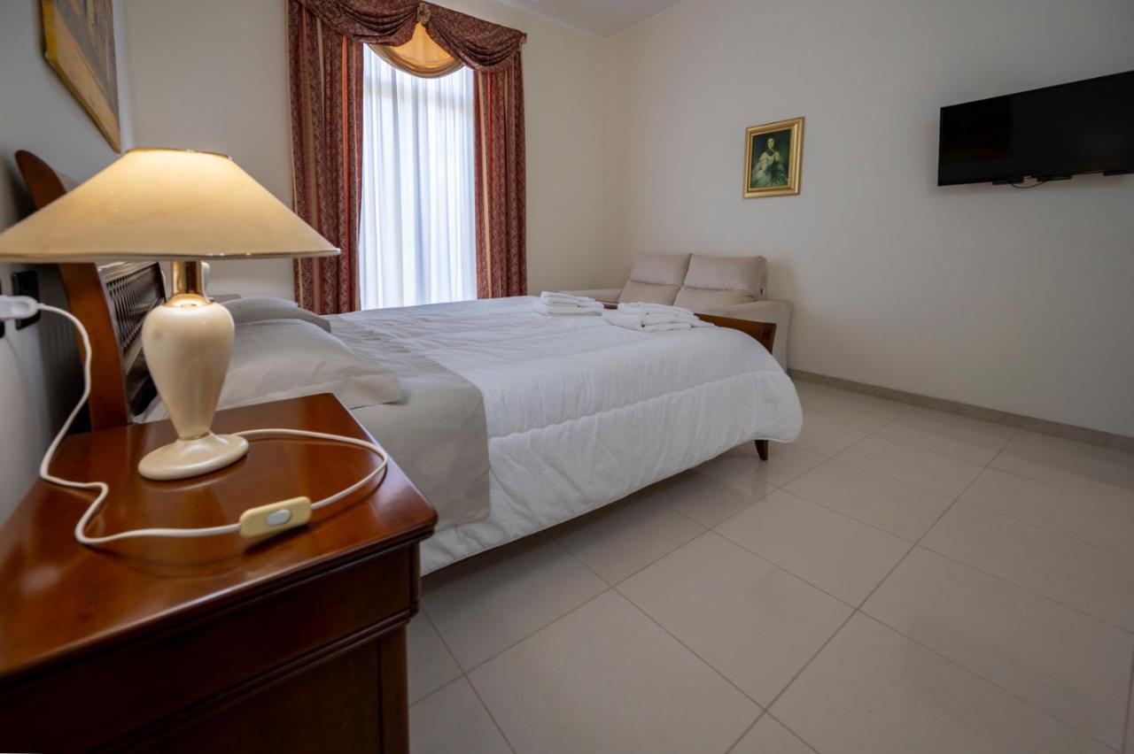 Villa Floyd Charming Rooms B&B Pachino Esterno foto