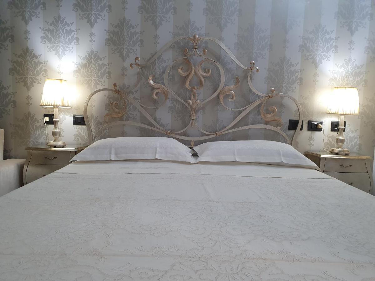 Villa Floyd Charming Rooms B&B Pachino Esterno foto