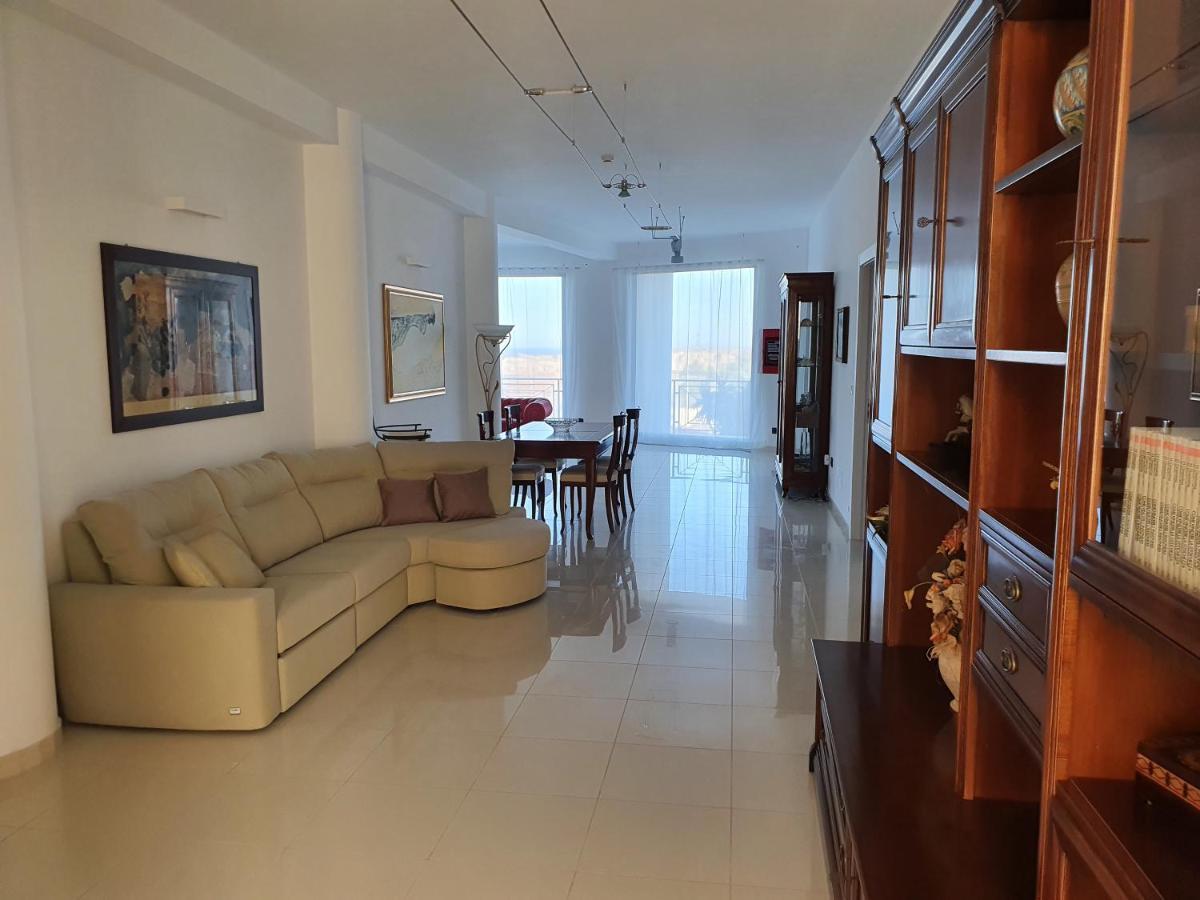 Villa Floyd Charming Rooms B&B Pachino Esterno foto