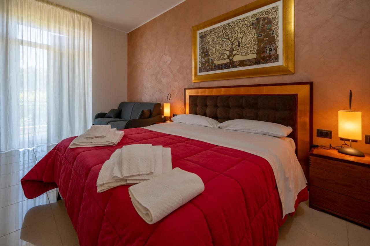Villa Floyd Charming Rooms B&B Pachino Esterno foto