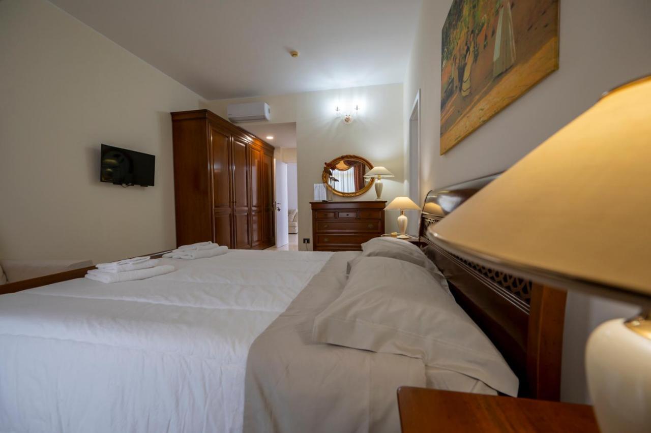 Villa Floyd Charming Rooms B&B Pachino Esterno foto