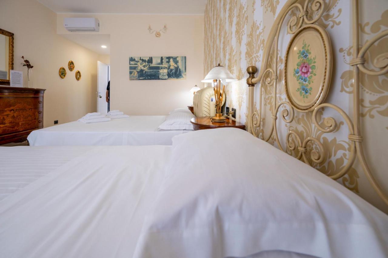 Villa Floyd Charming Rooms B&B Pachino Esterno foto